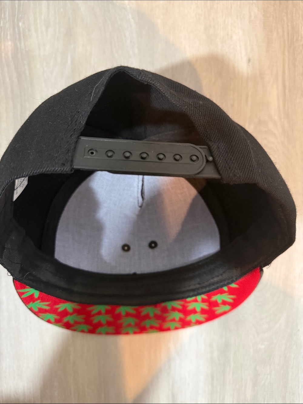 Black Men's Snapback Hat with Gold Leaf Embellishment - Picture 6 of 6